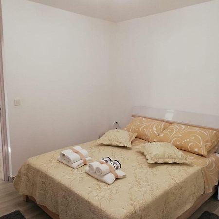 Apartment White Pula Bagian luar foto
