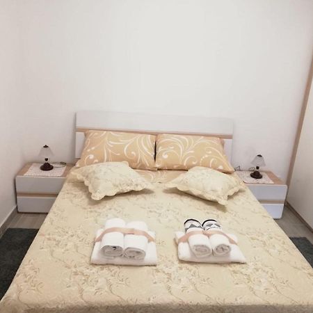 Apartment White Pula Bagian luar foto