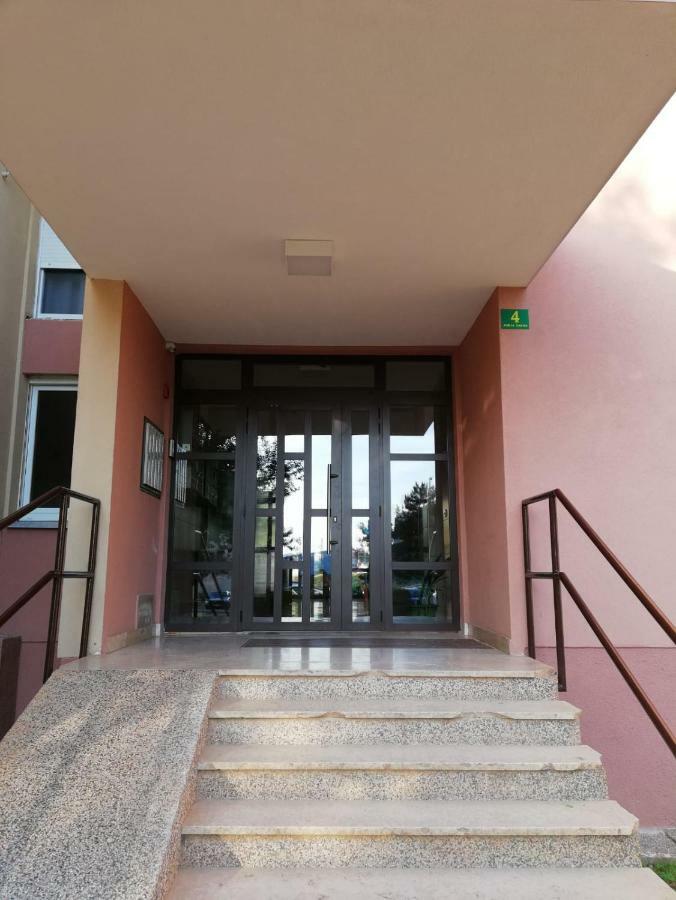 Apartment White Pula Bagian luar foto